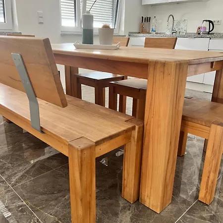Moderne Grossraeumige Apartman